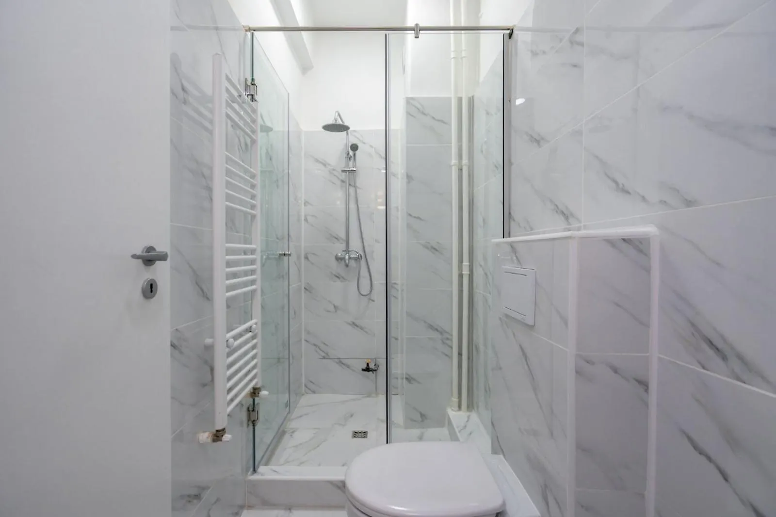 Minimalist Design Apartament In Magheru Bucareste Apartamento