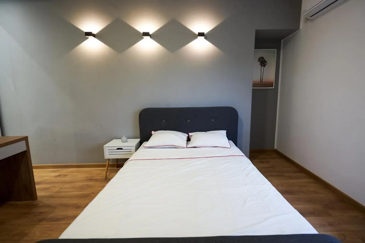 Minimalist Design Apartament In Magheru ブカレスト ルーマニア