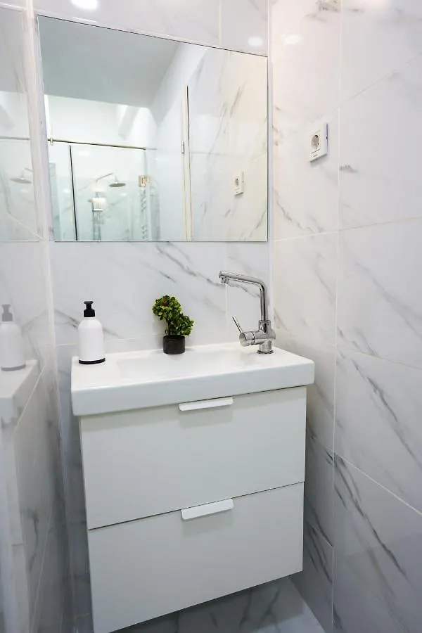 Minimalist Design Apartament In Magheru ブカレスト 0*,  ルーマニア